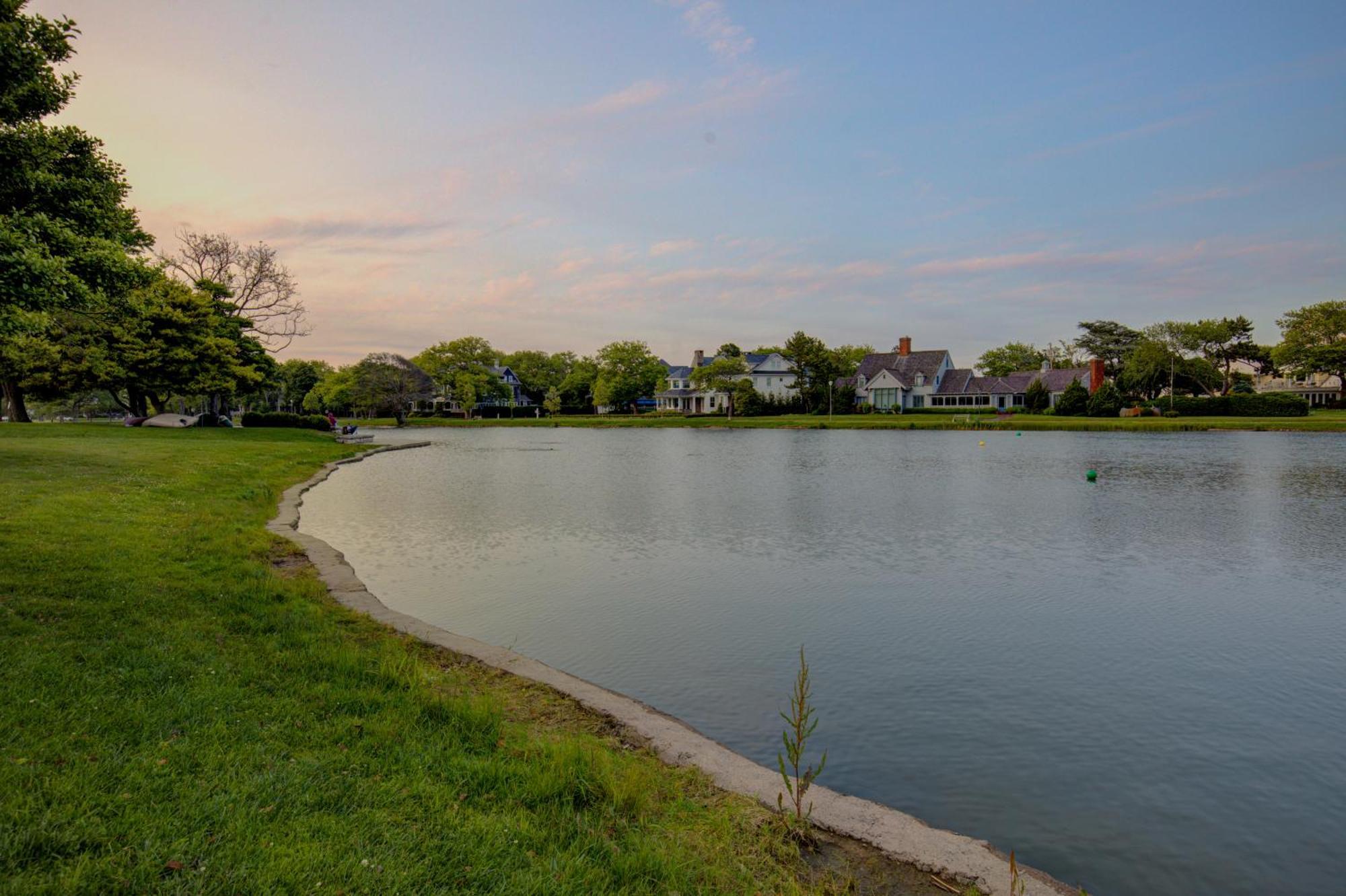 The Hewitt Wellington 3* Spring Lake